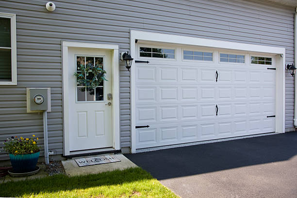 24/7 Emergency Garage Door Roller Replacement experts in Seth Ward, TX